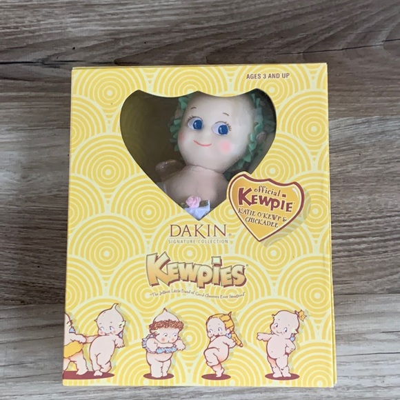 Dakin Official Kewpie Doll Katie O’kewp  & Chickadee Signature Collection New - Picture 6 of 6